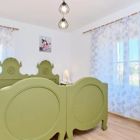 Pino 1 Apartment *